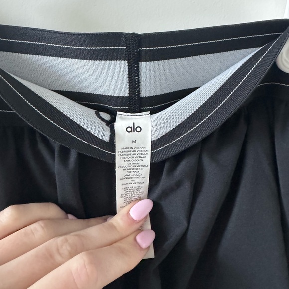 Alo Match Point Short - Picture 4 of 5